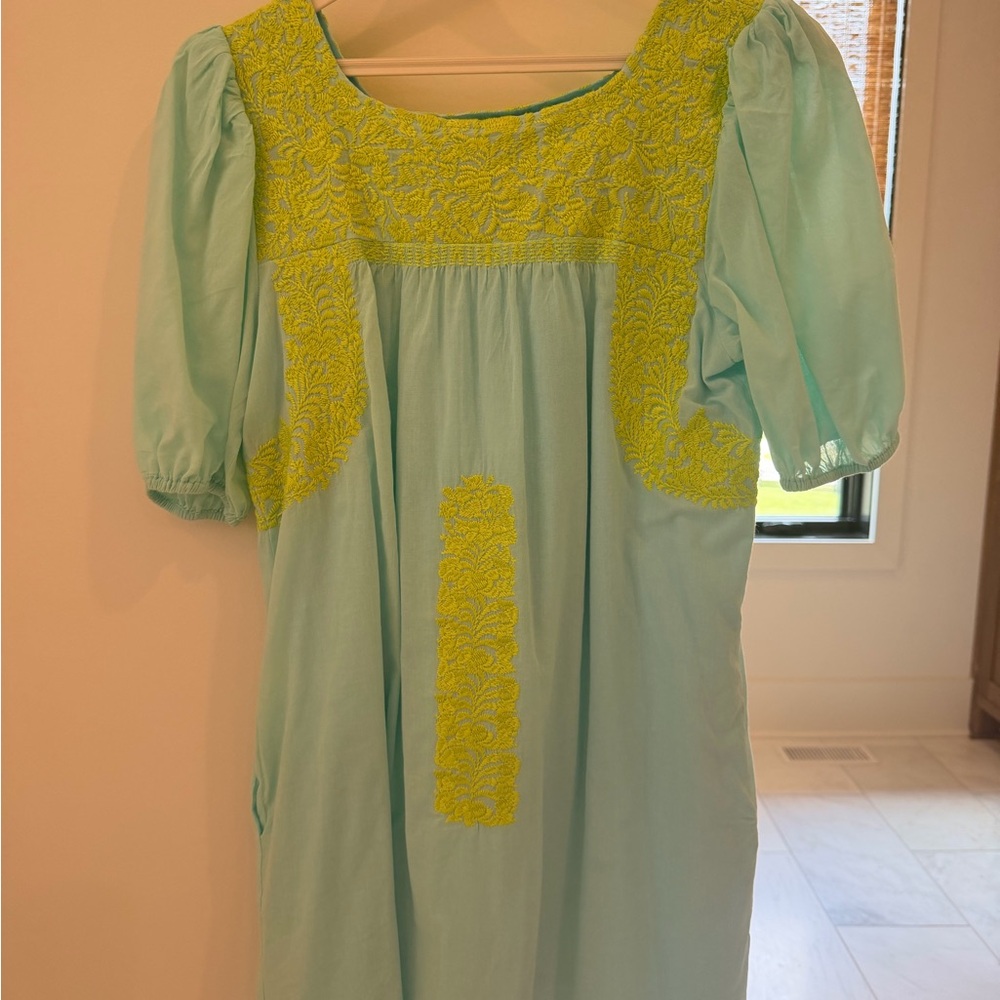 J. Marie - Aqua Puff-Sleeve Embroidered Tunic Dress with Lime Accents  size:xs